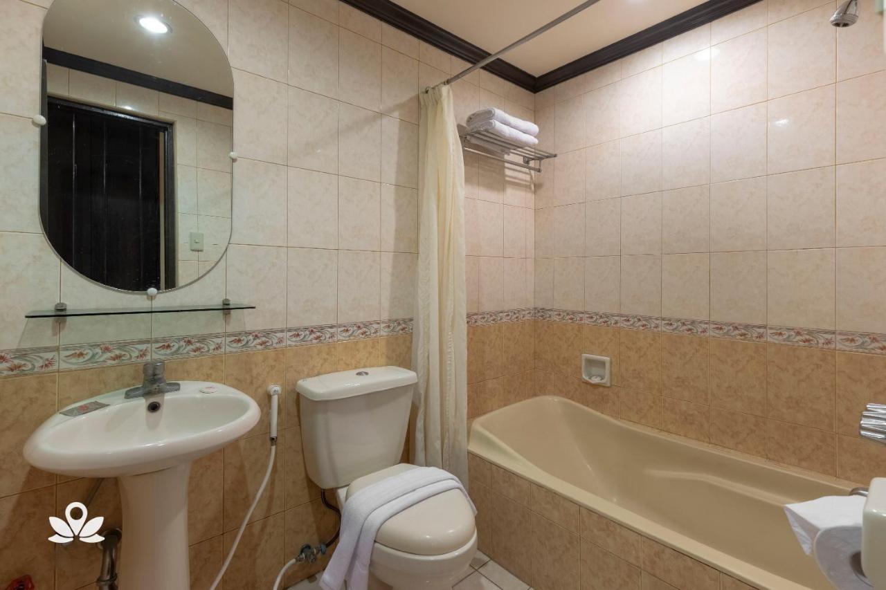 Zen Rooms Camelot Hotel Qc Quezon City Dış mekan fotoğraf